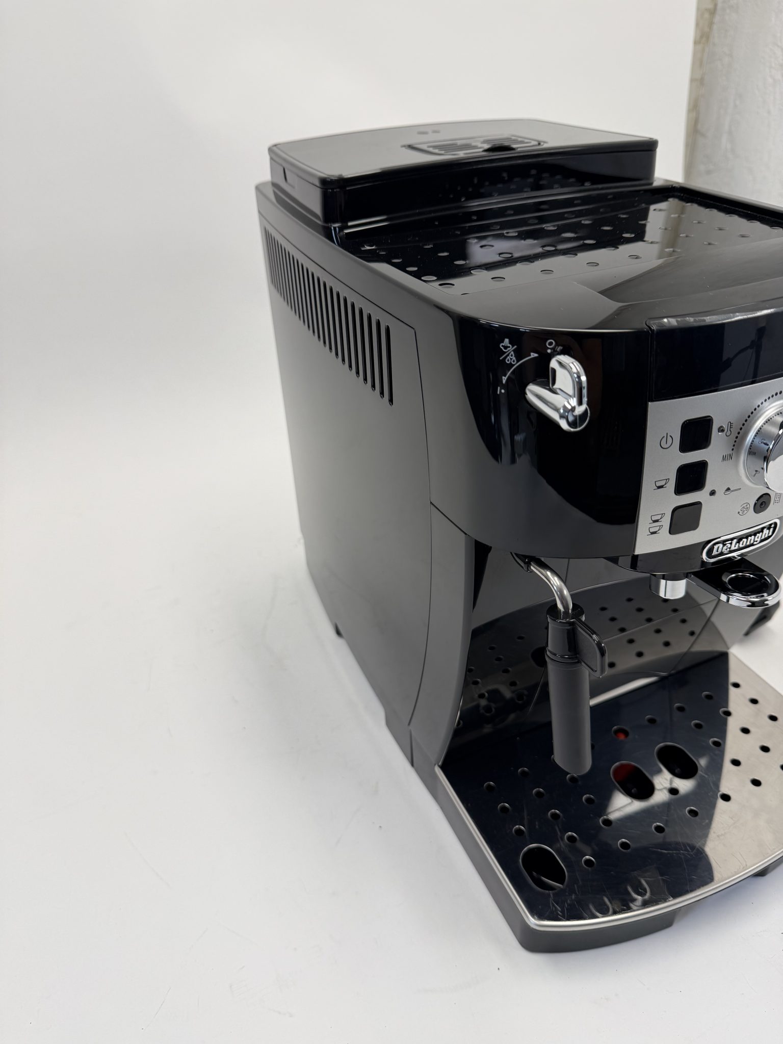 De'Longhi magnifica s kavos aparatas